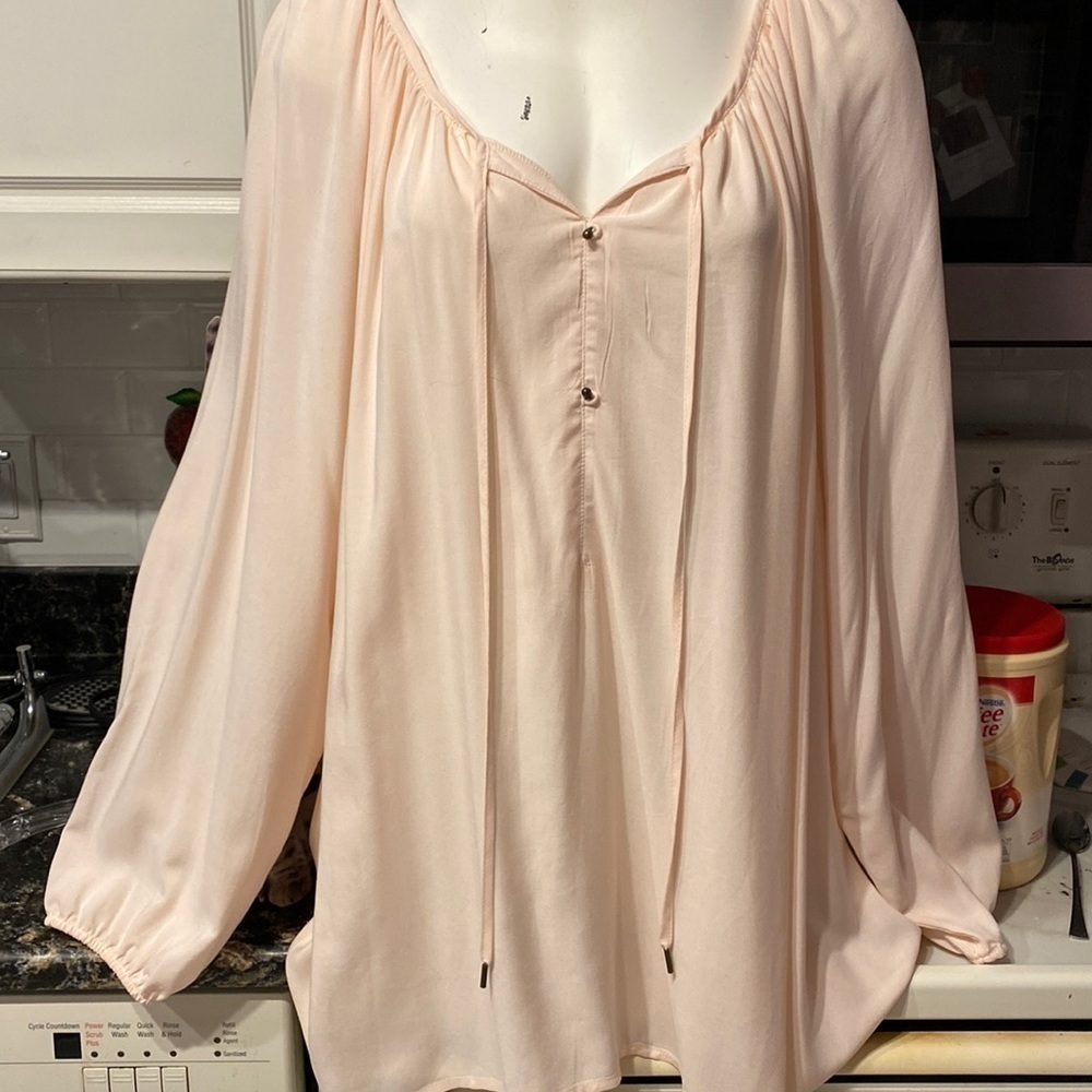 E Ellos pale orange long elastic sleeve beautiful plus size blouse 3X. EUC